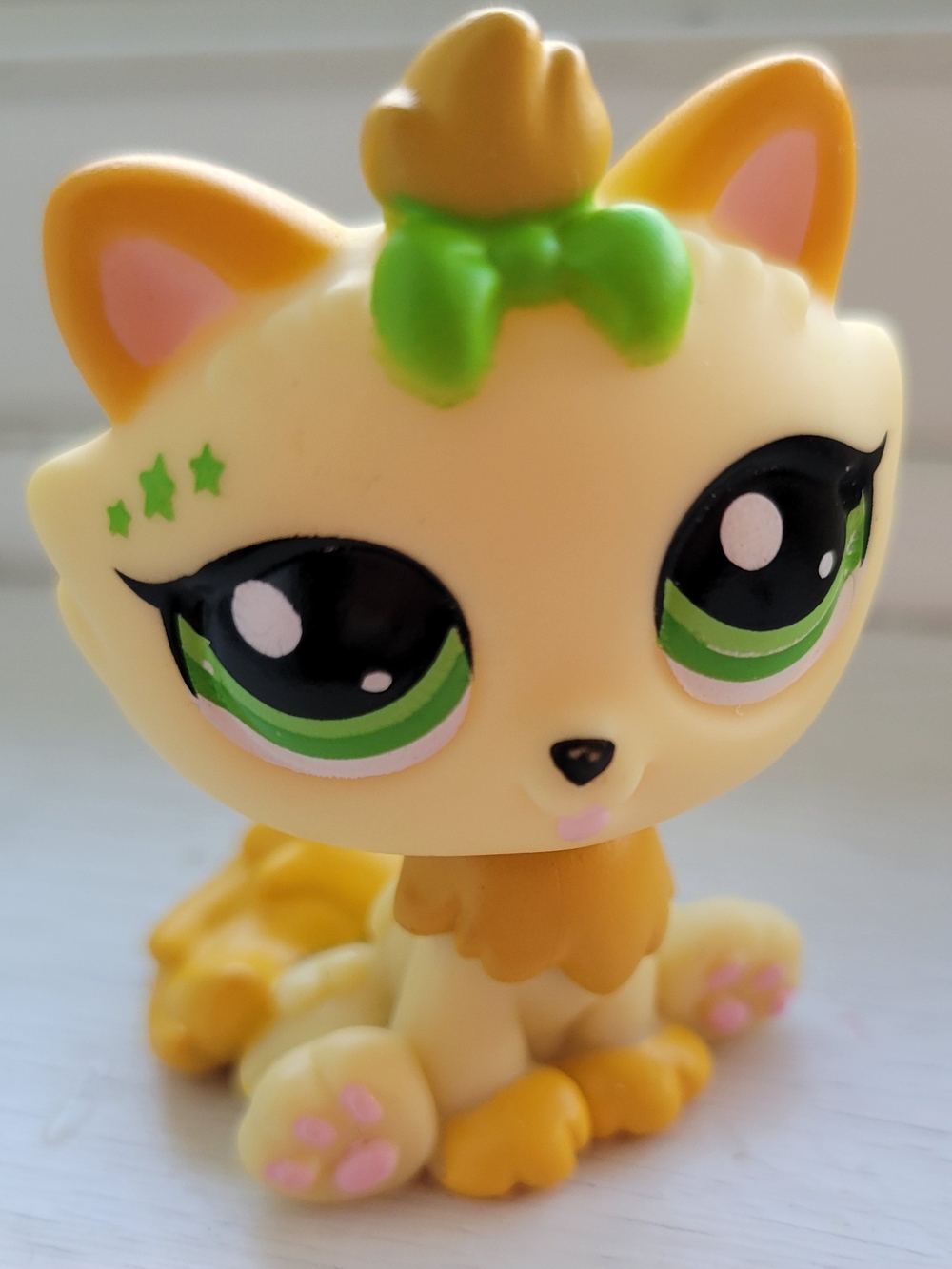 Littlest Pet Shop NEW G7 #140 Himalayan Cat Yellow And Green Cute Bow